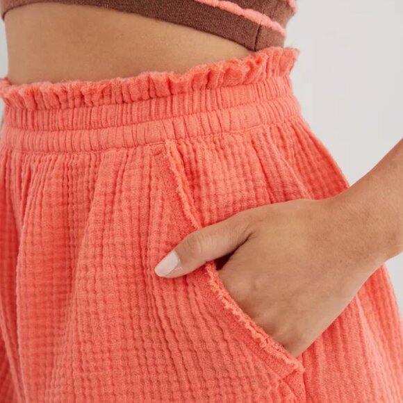 NWOT Aerie pool to party shorts (size M) - Picture 3 of 6